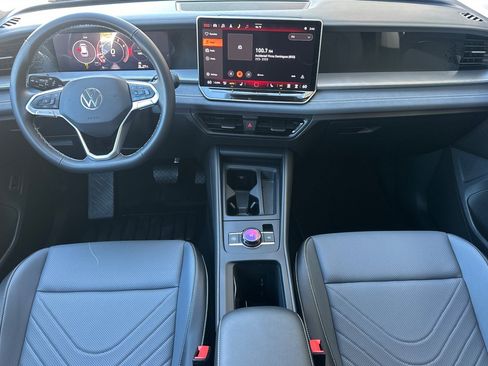 New 2025 Volkswagen Tiguan SE image 11