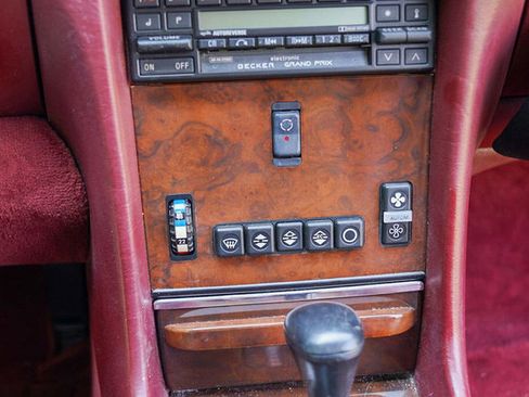 Used 1989 Mercedes-Benz 560 SL image 32