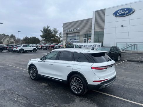 Used 2023 Lincoln Corsair Reserve w/ Rear Removable Package Tray image 3