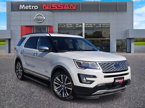 Used 2017 Ford Explorer Platinum image 1