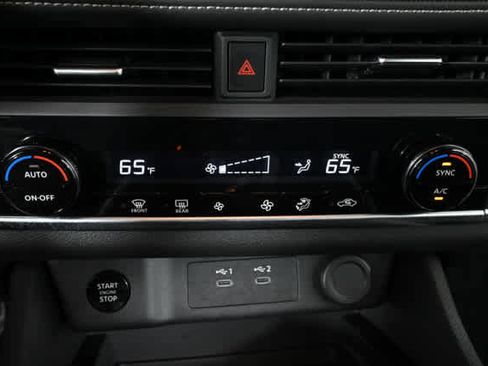 Used 2025 Nissan Rogue SV FWD image 27