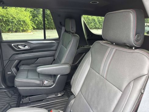 Used 2022 Chevrolet Tahoe RST w/ Luxury Package RWD image 11