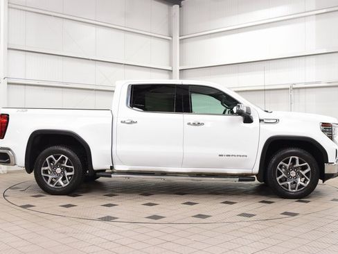Used 2023 GMC Sierra 1500 SLT w/ SLT Premium Package image 9