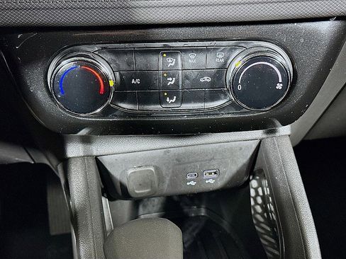 Used 2025 Chevrolet TrailBlazer LT image 16