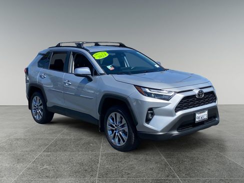 Used 2024 Toyota RAV4 XLE Premium AWD/4WD image 7