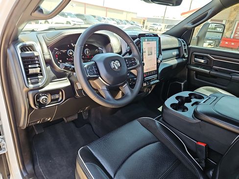 Used 2026 RAM 2500 Laramie AWD/4WD image 13