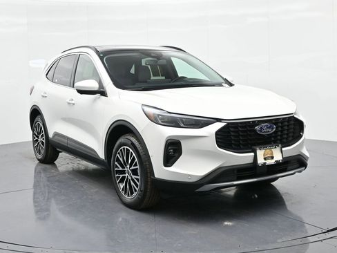 Used 2024 Ford Escape SE w/ PHEV Premium Package image 4