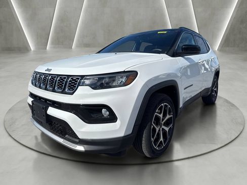 Used 2025 Jeep Compass Limited AWD/4WD image 3