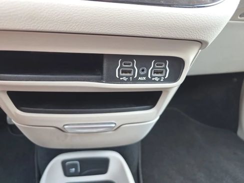 Used 2023 Chrysler Voyager LX FWD image 32