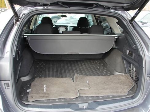 Used 2020 Subaru Outback Premium image 31