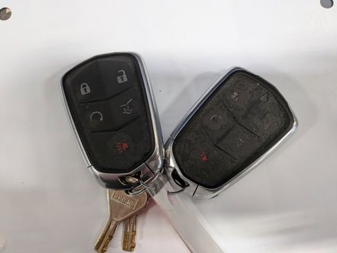 Used 2020 Cadillac XT4 Premium Luxury w/ Enhanced Visibility Package image 35