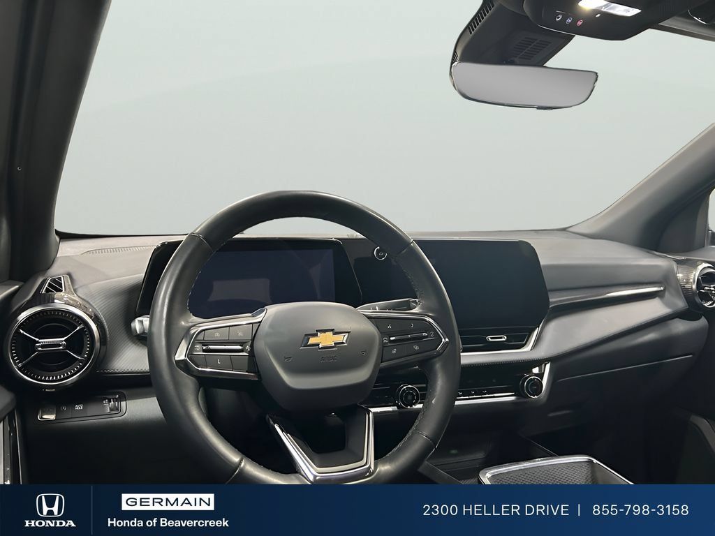 Used 2025 Chevrolet Equinox LT w/ Safety and Technology Package FWD image 10