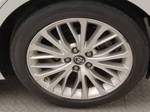 Used 2018 Toyota Camry XLE image 31