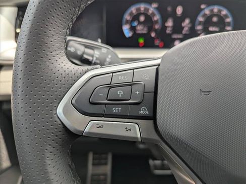 New 2026 Volkswagen Tiguan SE R-Line FWD image 13