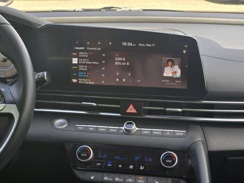 Used 2025 Hyundai Elantra SEL FWD image 18