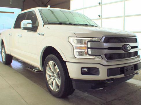 Used 2018 Ford F150 Platinum w/ Equipment Group 701A Luxury AWD/4WD image 3