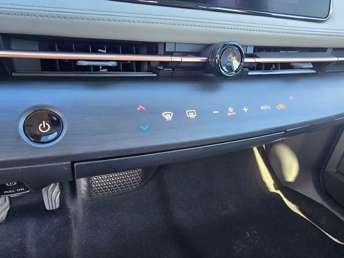 Used 2024 Nissan Ariya AWD image 20