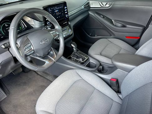 Used 2022 Hyundai Ioniq SE FWD image 7