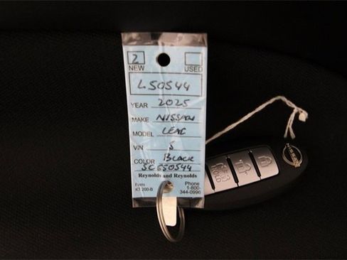 Used 2025 Nissan Leaf S image 19