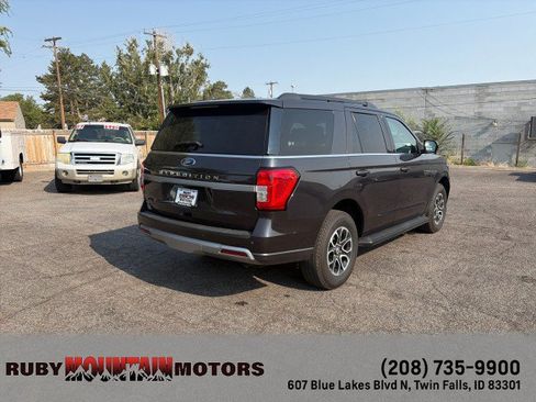 Used 2024 Ford Expedition XLT AWD/4WD image 7