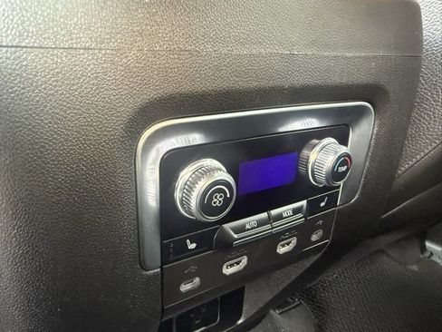 Used 2021 GMC Yukon Denali w/ Denali Premium Package image 19