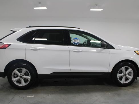 Used 2024 Ford Edge SE image 11