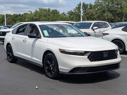 Used 2025 Honda Accord SE image 6