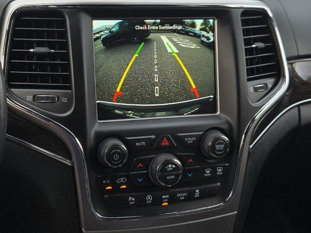 Used 2018 Jeep Grand Cherokee Overland AWD/4WD image 22