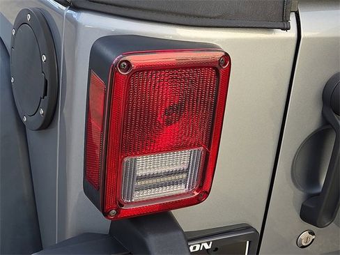 Used 2016 Jeep Wrangler Sport image 10