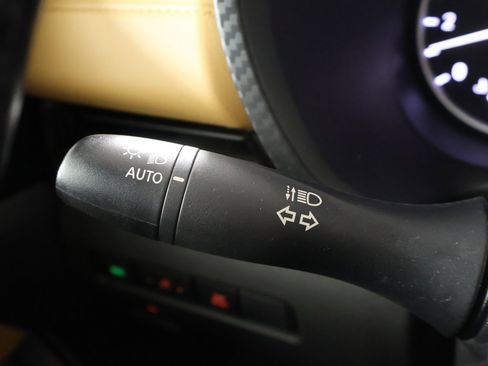 Used 2023 Nissan Sentra SV w/ SV Premium Package image 40