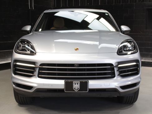 Used 2019 Porsche Cayenne w/ Premium Package AWD/4WD image 6