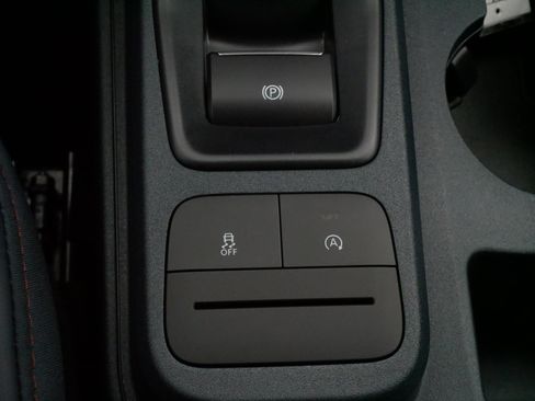 Used 2025 Ford Maverick Lariat w/ 4K Tow Package image 25