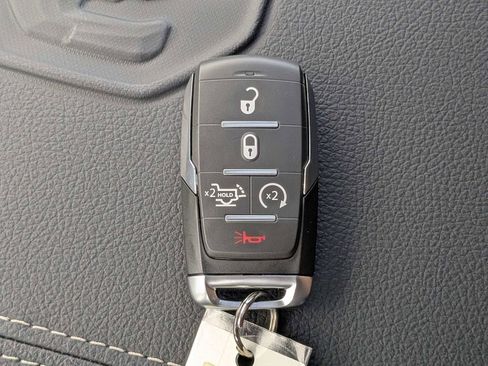 New 2026 RAM 2500 Laramie AWD/4WD image 28