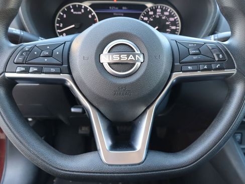 Used 2025 Nissan Sentra SV FWD image 11