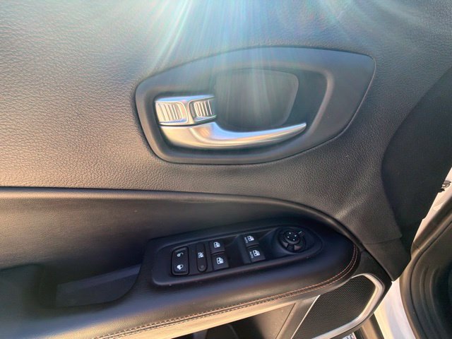Used 2018 Jeep Compass Limited AWD/4WD image 17