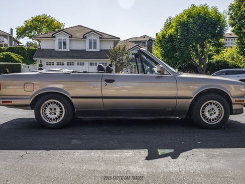 Used 1989 BMW 325i Convertible RWD image 9