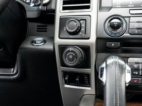 Used 2016 Ford F150 Lariat w/ Equipment Group 502A Luxury image 17