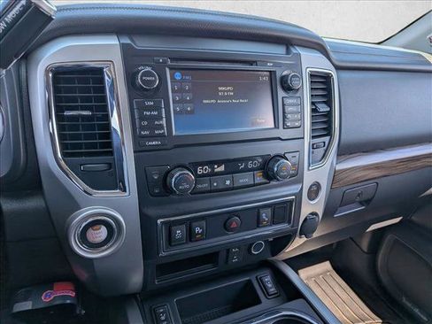 Used 2017 Nissan Titan SL RWD image 19