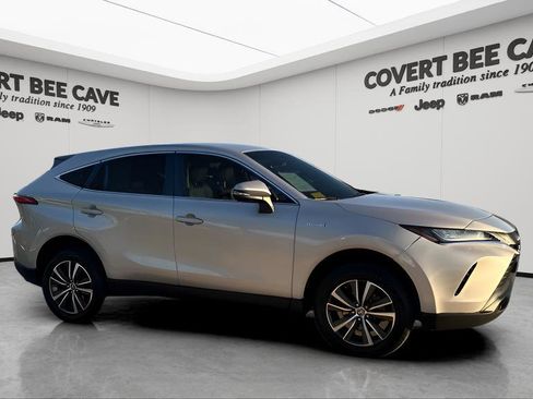 Used 2021 Toyota Venza Limited image 12