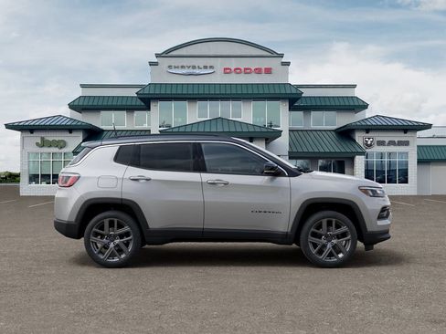 Used 2026 Jeep Compass Limited AWD/4WD image 21