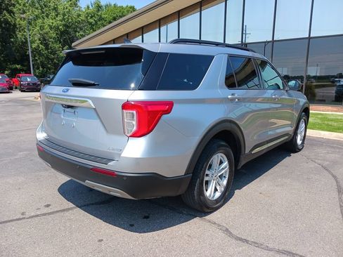 Used 2023 Ford Explorer XLT w/ Equipment Group 202A AWD/4WD image 16