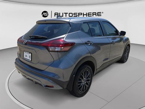 Used 2022 Nissan Kicks S FWD image 8