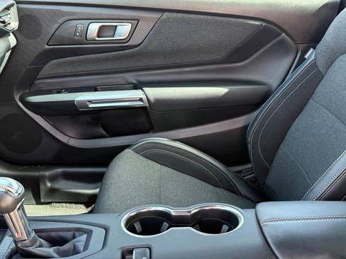 Used 2025 Ford Mustang Convertible RWD image 10