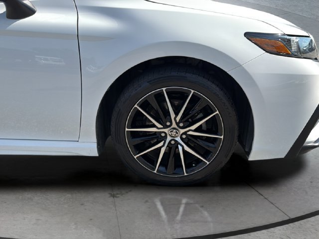 Used 2024 Toyota Camry SE w/ Convenience Package FWD image 28