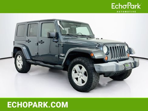 Used 2007 Jeep Wrangler Unlimited Sahara w/ Trailer Tow Group AWD/4WD image 1