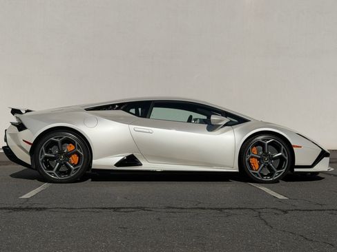 Used 2024 Lamborghini Huracan Tecnica image 8
