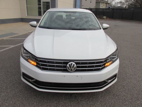Used 2017 Volkswagen Passat 1.8T S image 11