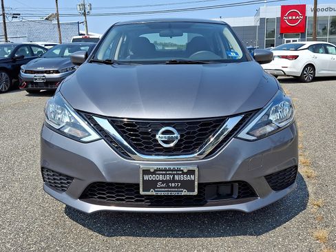 Used 2018 Nissan Sentra SV FWD image 2