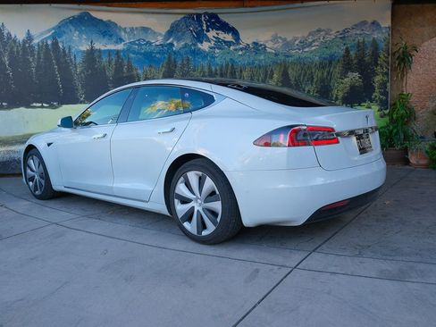Used 2020 Tesla Model S Long Range Plus AWD/4WD image 4