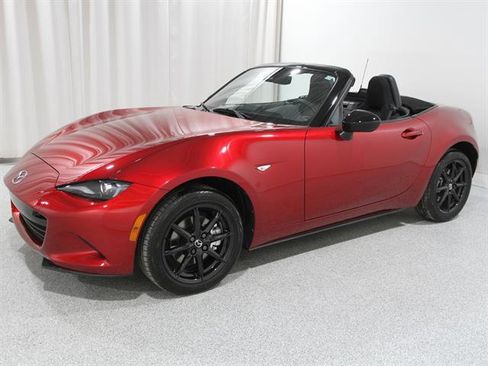 Certified 2025 MAZDA MX-5 Miata Sport image 4
